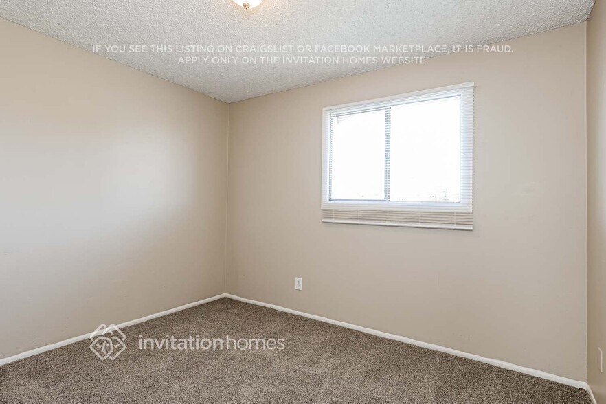 Building Photo - 8233 W Indianola Ave