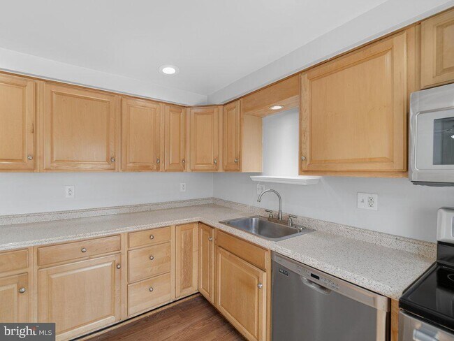 Building Photo - 3827 Gawayne Terrace