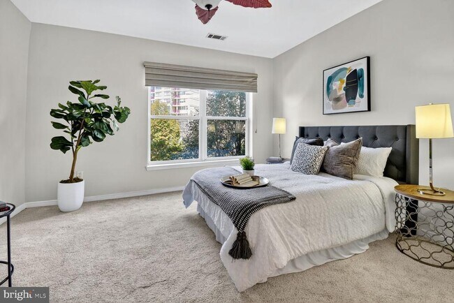 Building Photo - 8045 Newell St