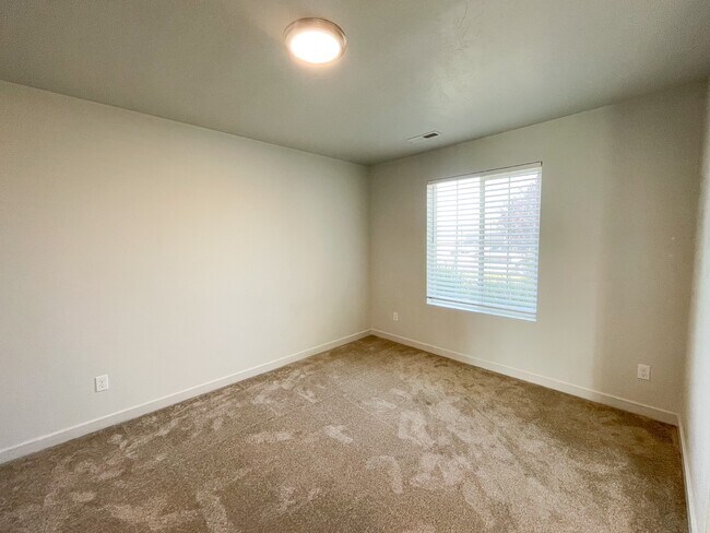 Building Photo - 16891 N Lowerfield Loop