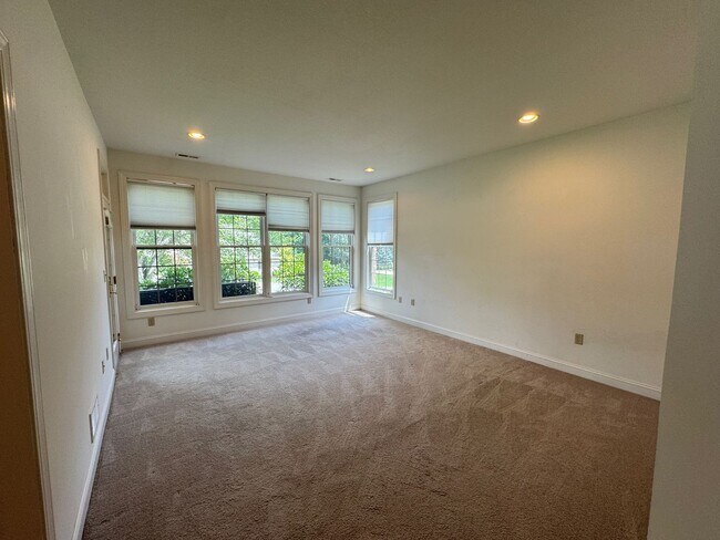 Building Photo - South AVL - Grand Residence in The Cotswol...