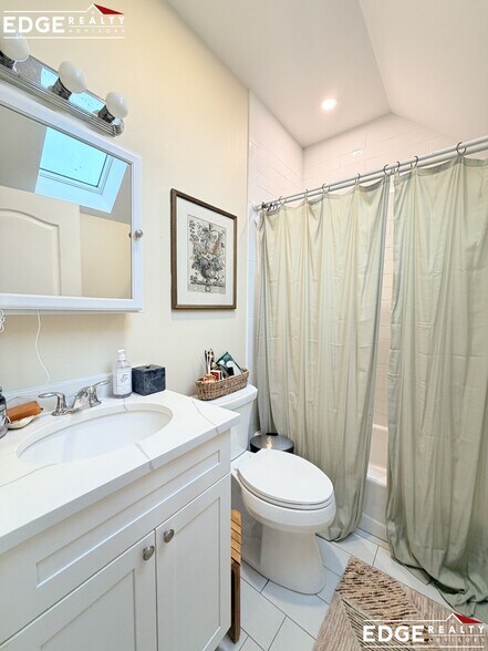 Building Photo - 30 Winship St