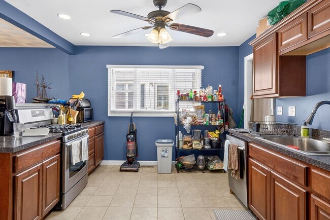 Building Photo - 43 Prescott St