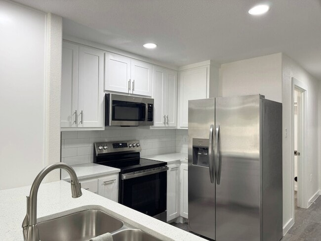 Building Photo - 3607 Sioux Trail