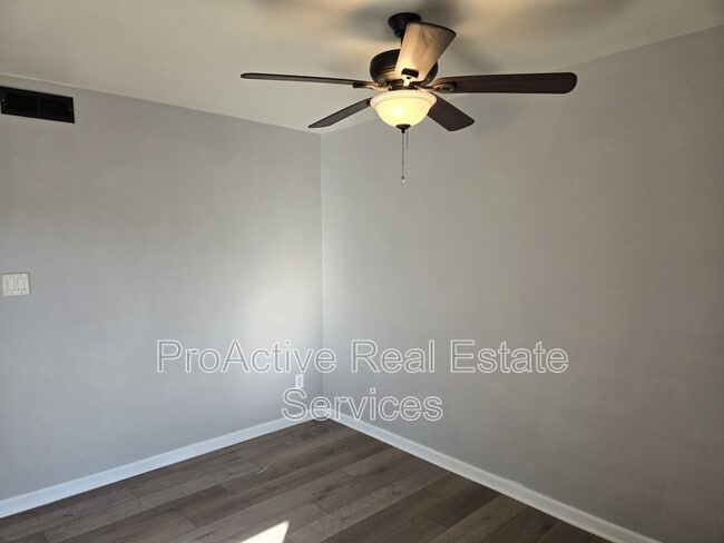 Building Photo - 606 Redkirk Ln