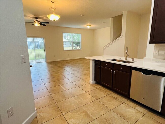 Building Photo - 6546 S Goldenrod Rd