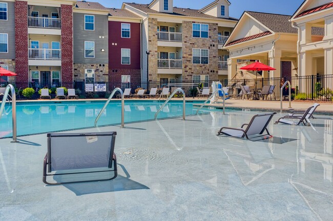 Building Photo - Revere at Tega Cay