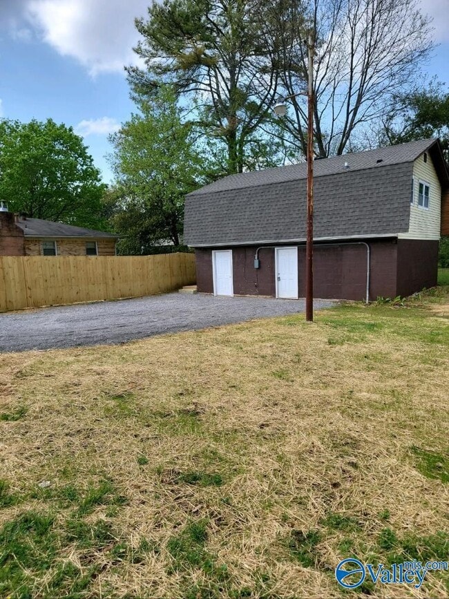 Building Photo - 3212 Reynolds Dr NW