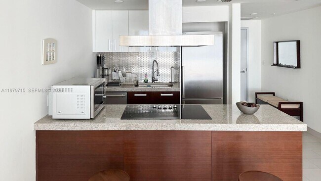 Building Photo - 720 NE 62nd St