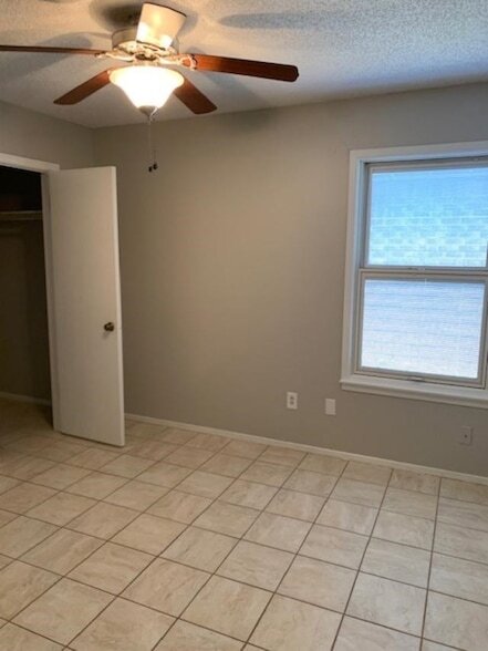 Building Photo - 7016 York Ave