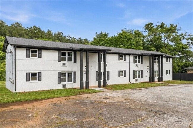 Building Photo - 610 N College Dr