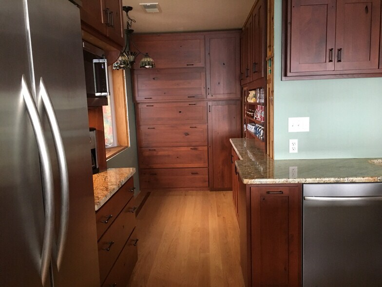 Building Photo - 6883C Deluxe Park