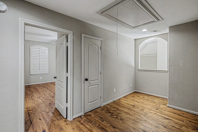 Building Photo - 17430 Aberdeenshire Dr