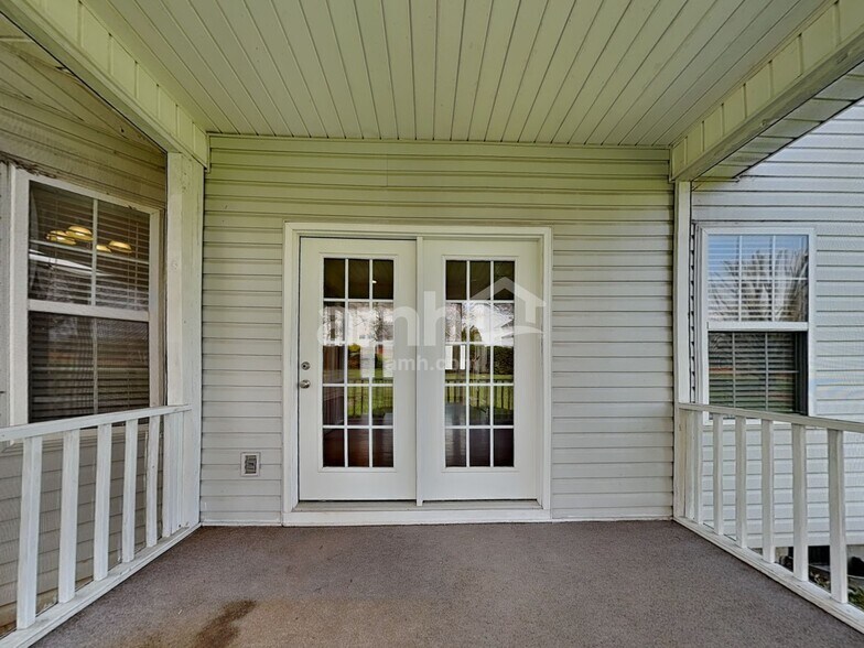 Building Photo - 4635 Aylesbury Dr