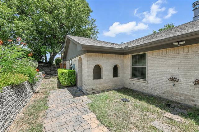 Building Photo - 8832 Sandcastle Ct