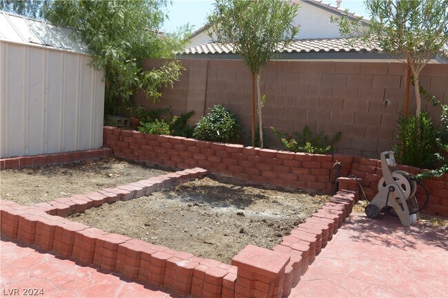 Building Photo - 6527 Tulip Garden Dr