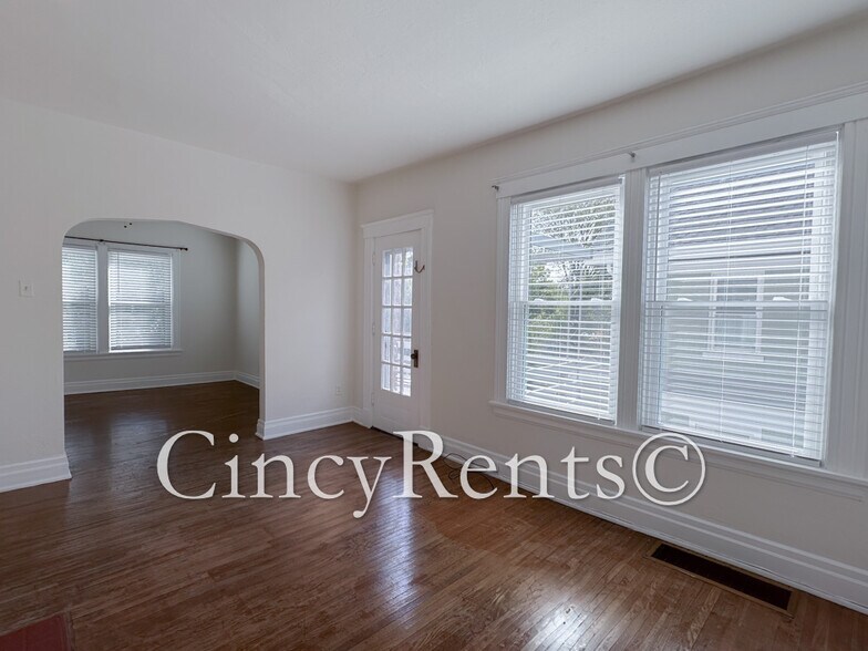 Building Photo - 3570 Edwards Rd