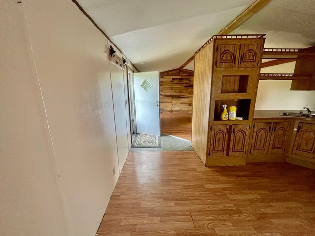 Building Photo - 2 Bed 1 Bath- Aliquippa PA