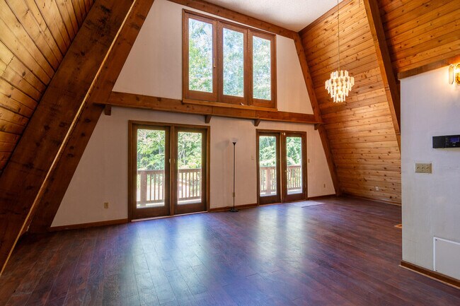 Building Photo - 2865 Old Thomson Rd