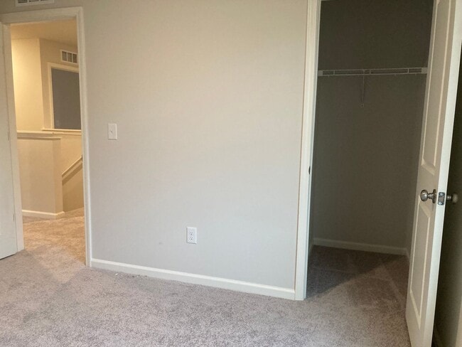 Building Photo - ** Apply TODAY ** Possibly Have Keys in Hand TOMORROW **