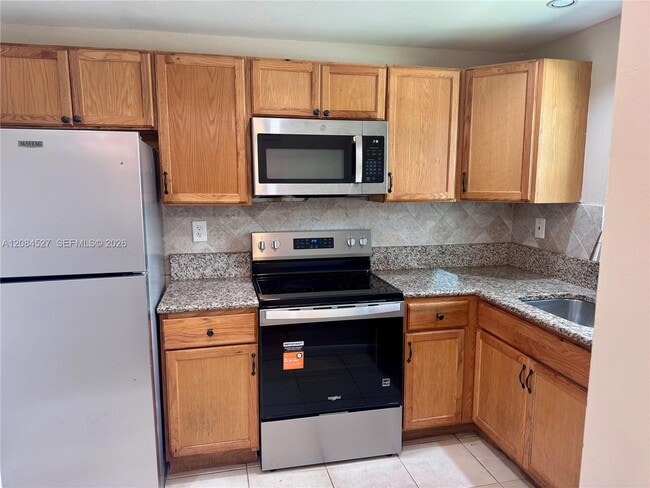 Building Photo - 6090 SW 41st St