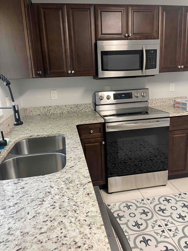 Building Photo - 2410 Ave C NW