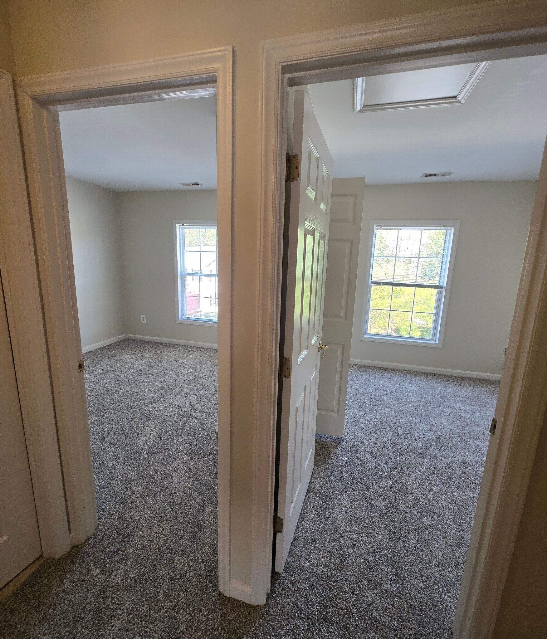 Building Photo - 5536 Vista View Ct