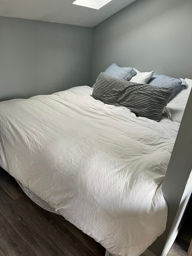 Building Photo - 485 High St