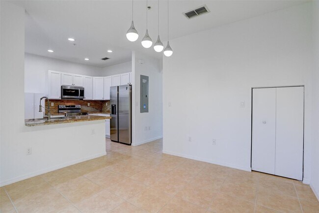 Building Photo - 2851 Prospect Rd