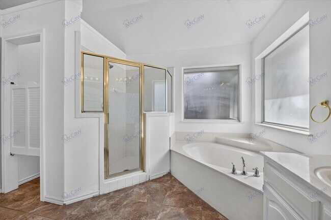 Building Photo - 305 Brazil Dr