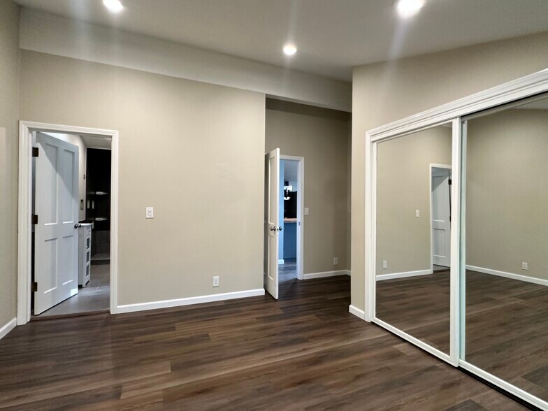 Building Photo - 1350 Camino Cristobal