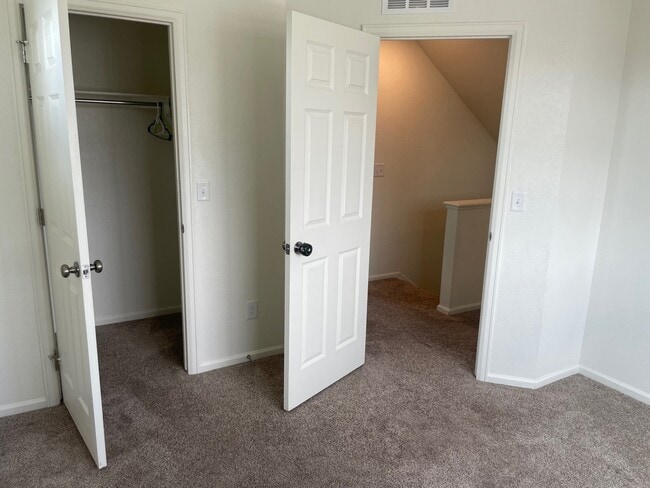 Building Photo - 4406 N Quatar Ct