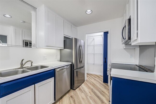 Building Photo - 415 Towne Park Trail