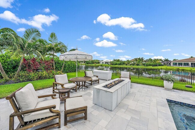 Building Photo - 8270 SE Pennock Trail