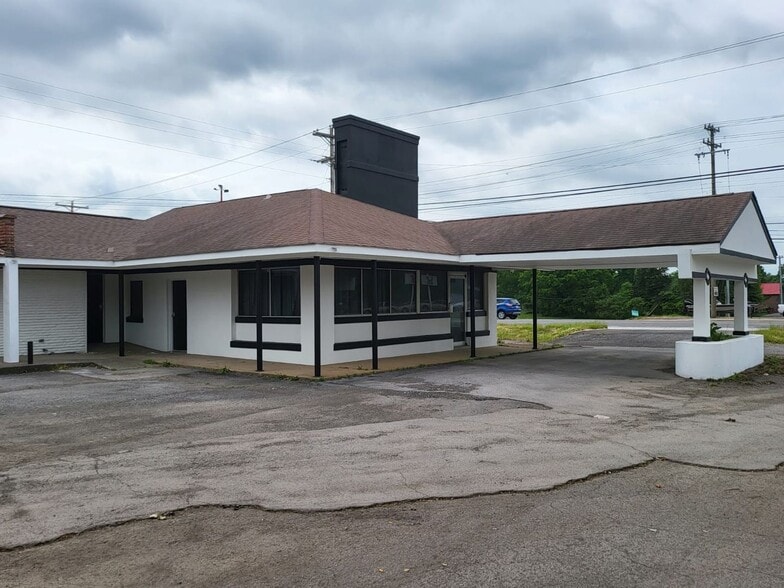 Building Photo - 905 Providence Blvd