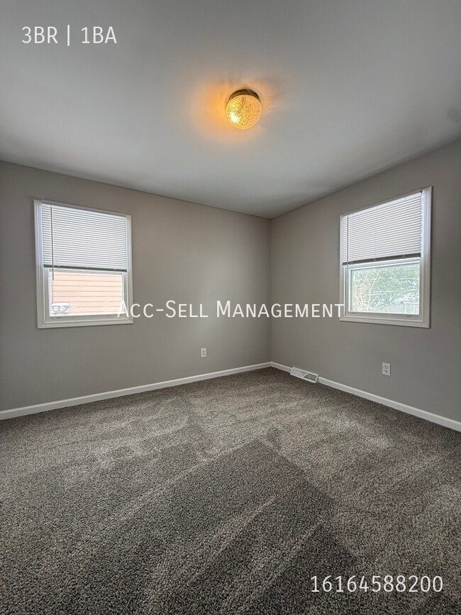 Building Photo - 5796 Christie Ave SE