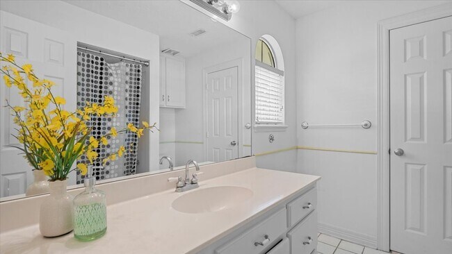 Building Photo - 9502 Rolling Oaks