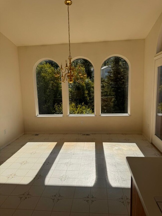 Building Photo - 10100 Zermatt Cir
