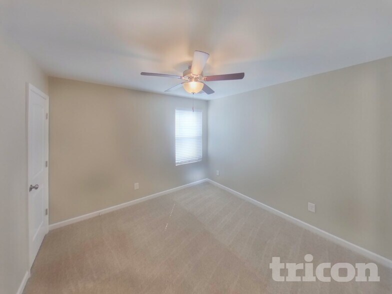 Building Photo - 105 Davenport Dr