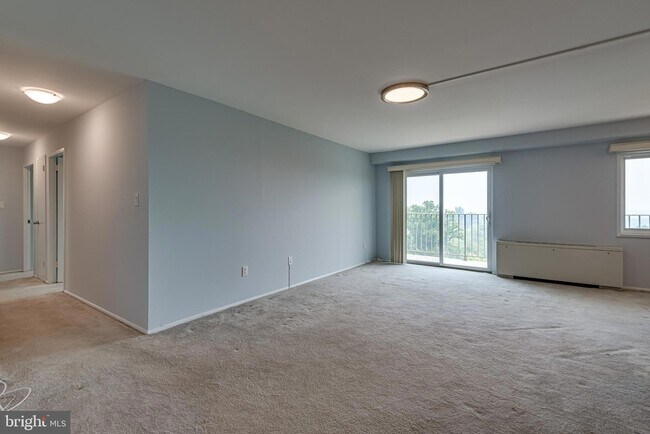 Building Photo - 1111 University Blvd W