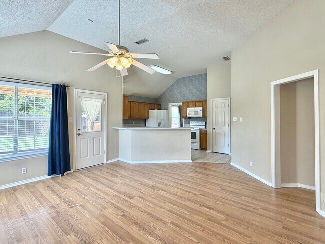 Building Photo - 2633 Bauer Dr