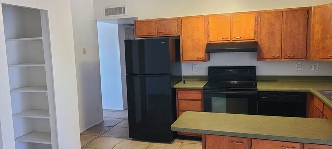 Kitchen - 1375 E Louisiana Dr