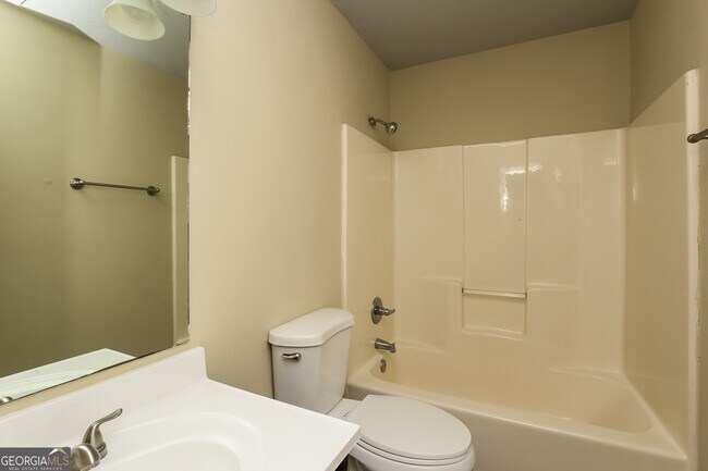 Building Photo - 294 Oak Landing Cir