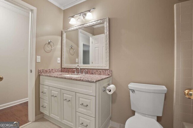 Building Photo - 202 Peachtree Forest Dr