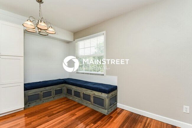Building Photo - 3 Bedroom Pet-Friendly Home in Fort Myers, FL with Main Street Renewal