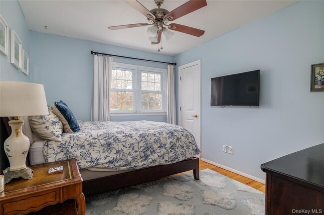 Building Photo - 44 Frazer Dr