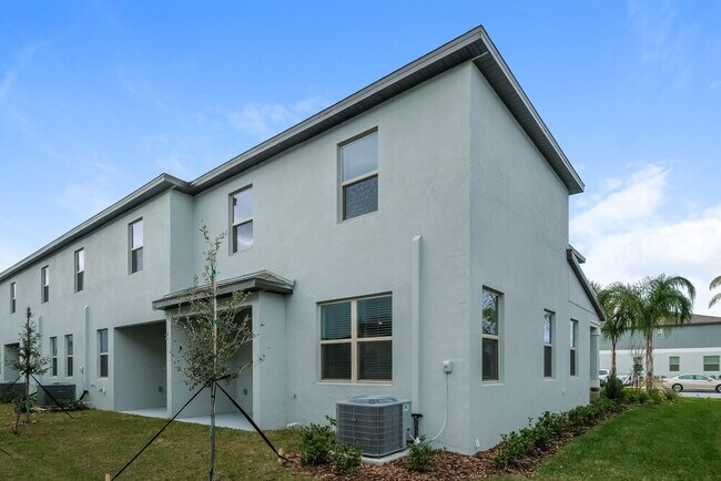 Building Photo - 2902 YellowHammer Wy