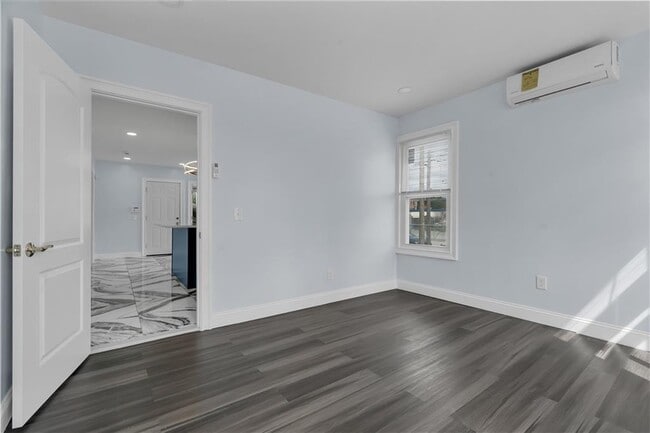 Building Photo - 255 Pearl St