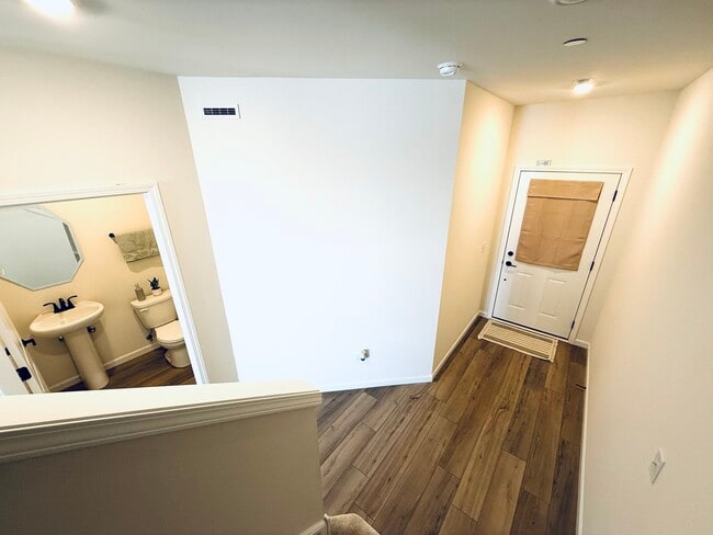 Building Photo - 5963 Hawkweed Dr