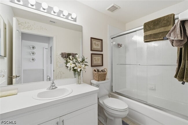 Building Photo - 10480 Washingtonia Palm Way